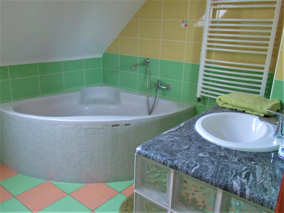 Menyhart Apartman Gyenesdiason 6 Fo Reszere Bagian luar foto